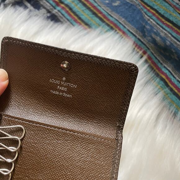 Louis Vuitton 6 Key Chain Holder Brown Taiga Leather Wallet SLG - Picture 7 of 12